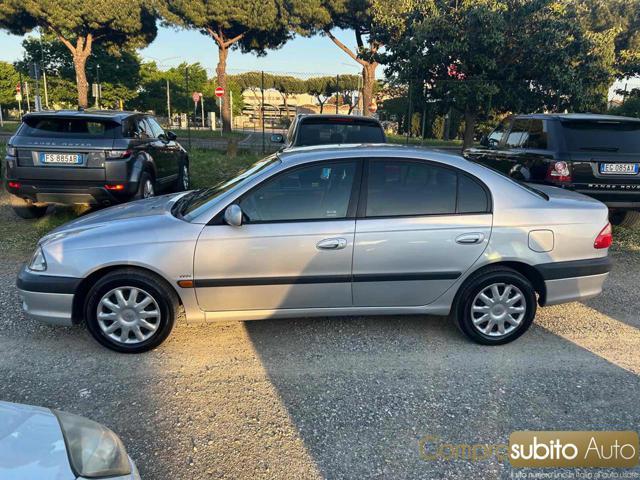 TOYOTA Avensis 1.6i 16V cat