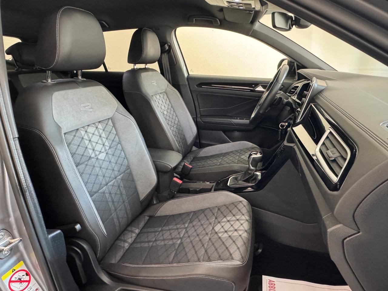 Volkswagen T-Roc R-Line / 1.5 TSI ACT 150cv / DSG / 2023
