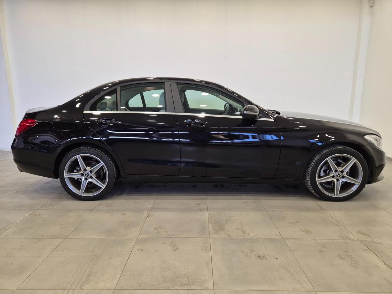 MERCEDES-BENZ C 180 d Executive