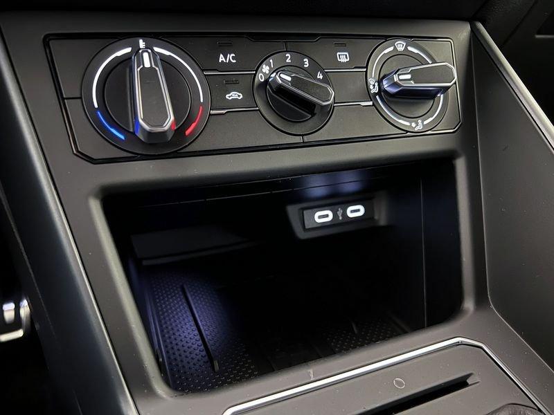 Volkswagen Polo Polo 1.0 TSI R-Line Plus