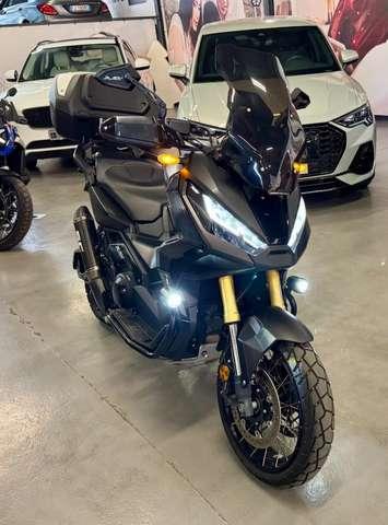 Honda Altro X-ADV 750 Triple Black