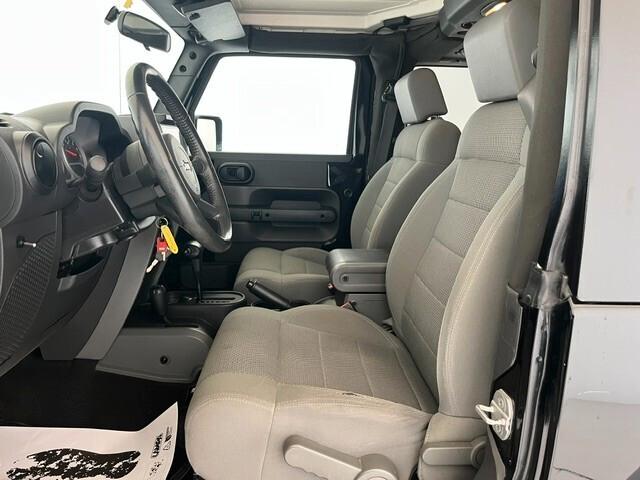 JEEP WRANGLER 3p 3.8L Sahara auto