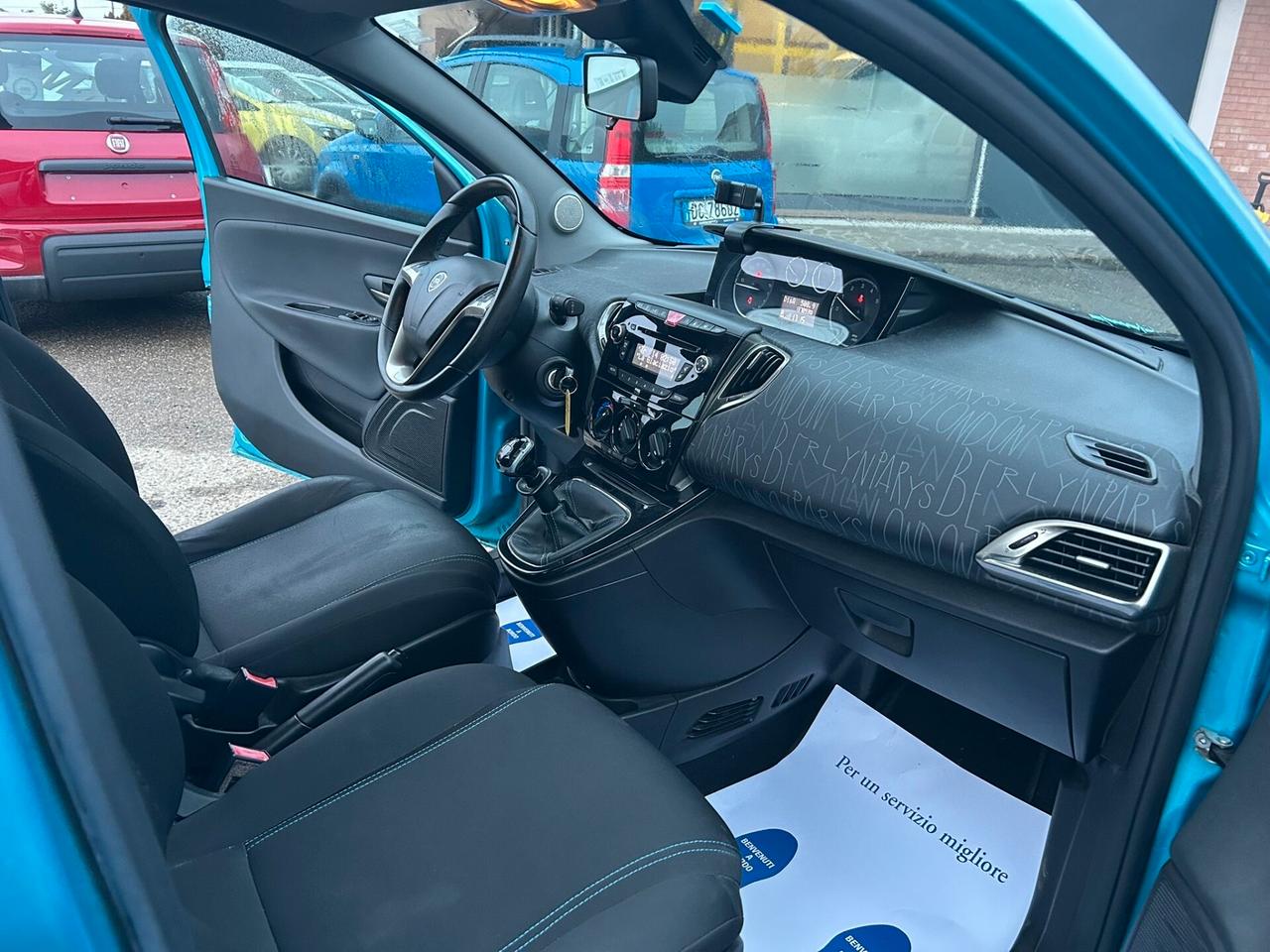 Lancia Ypsilon 0.9 TwinAir 85 CV 5 porte Metano Ecochic Elefantino