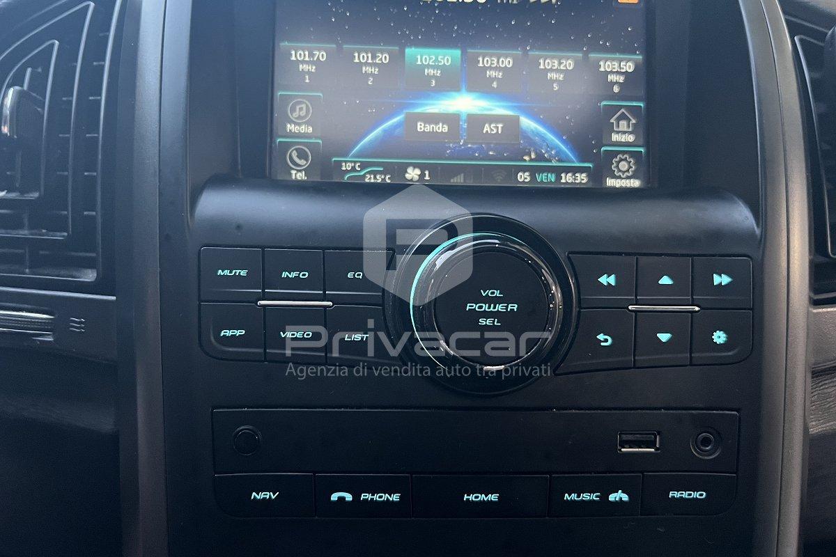 MAHINDRA XUV500 2.2 16V AWD W10