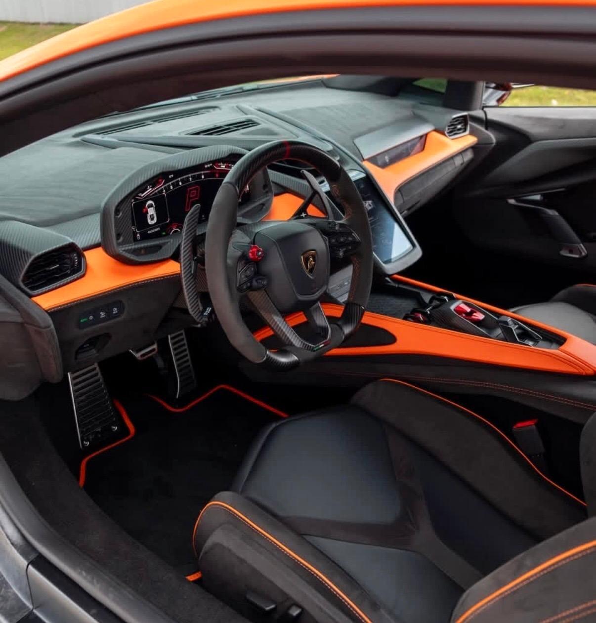 Lamborghini Revuelto 6.5 V12