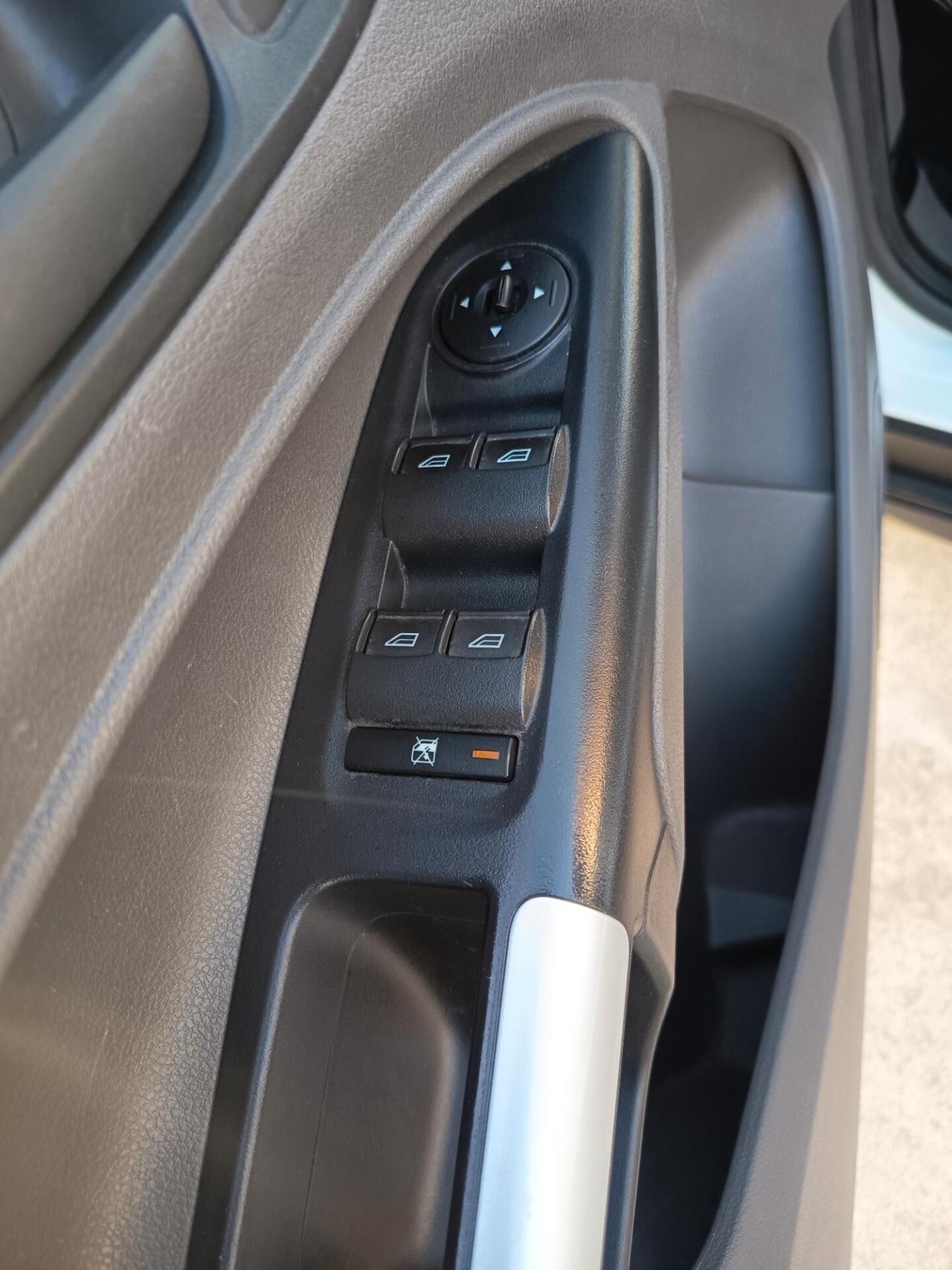 Ford transit connect 1,5 diesel 6 marce autocarro 5 posti 2022