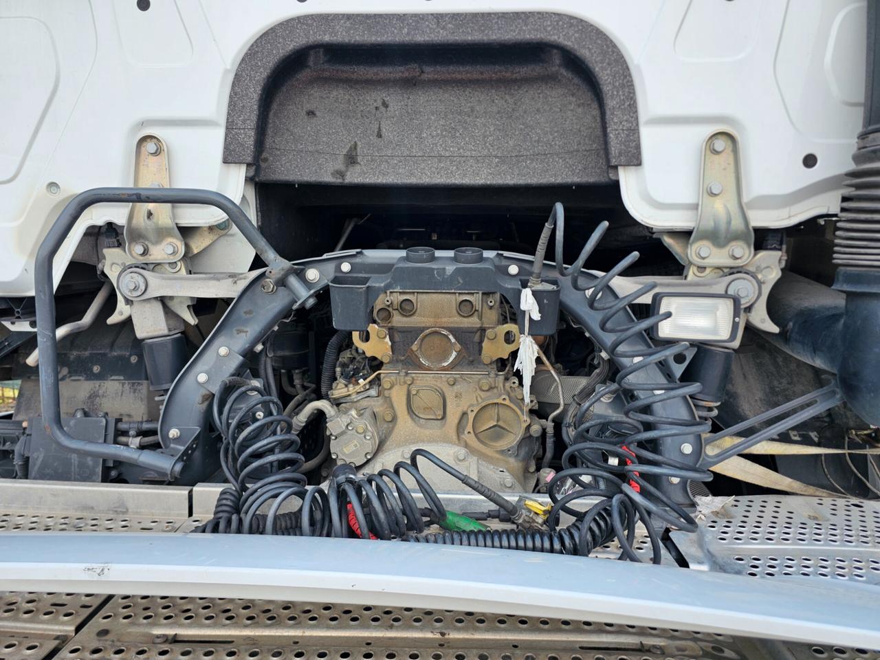 SINISTRATO Mercedes Benz ACTROS MOTRICE 1845