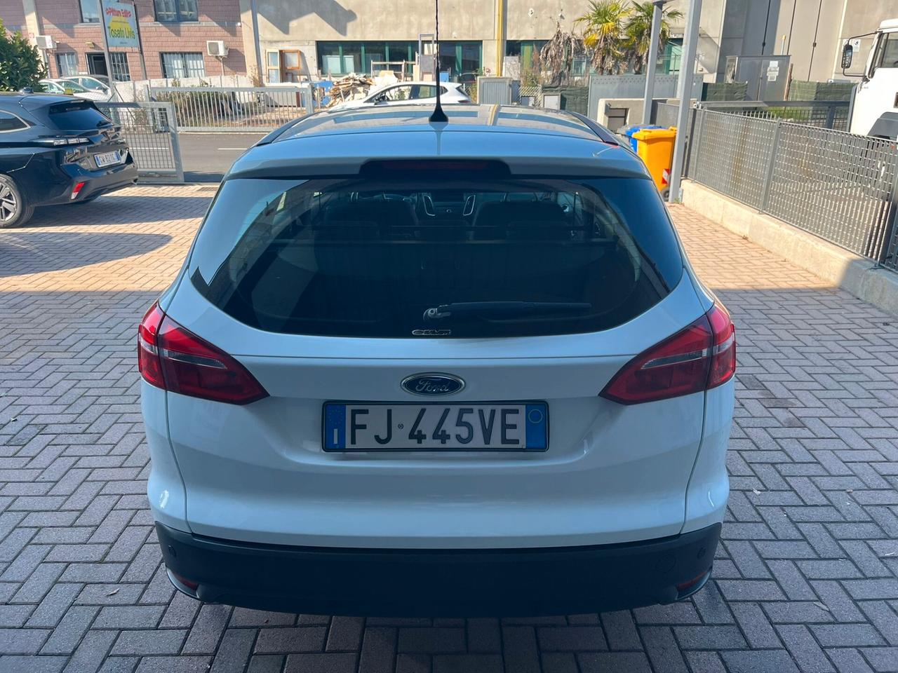 Ford Focus 1.5 TDCi 120 CV SW Business autocarro N1
