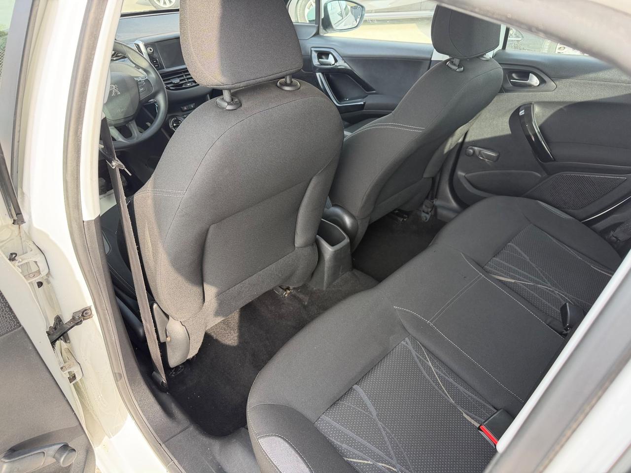 Peugeot 208 1.4 HDi 68 CV AUTOCARRO 5 POSTI