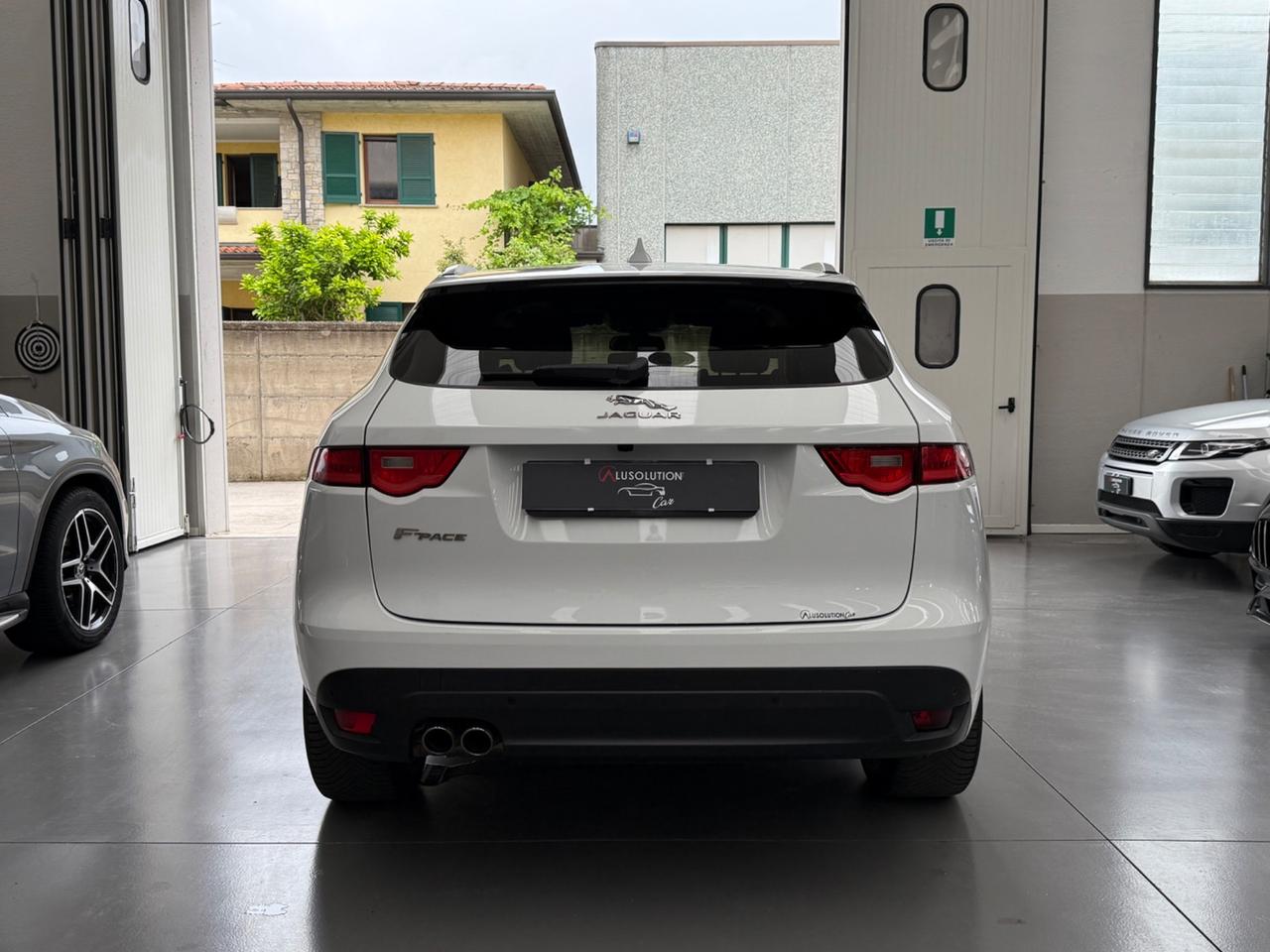 Jaguar F-Pace 2.0 D 180 CV AWD aut. R-Sport