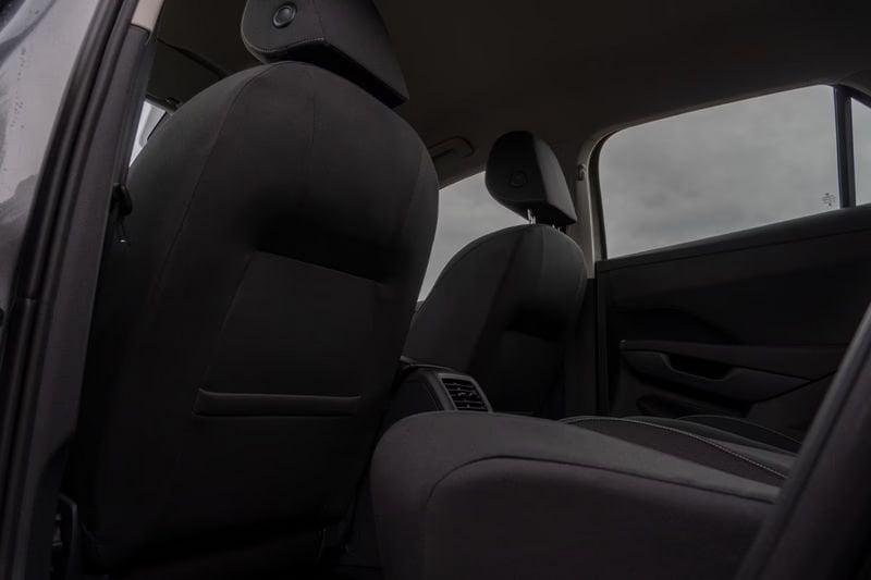 Volkswagen T-Roc 1.5 eTSI Life DSG NAVI LED CAMERA 2026