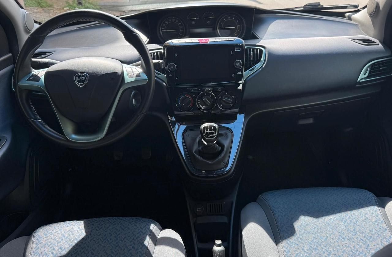 Lancia Ypsilon 1.0 FireFly 5 porte S&S Hybrid Gold