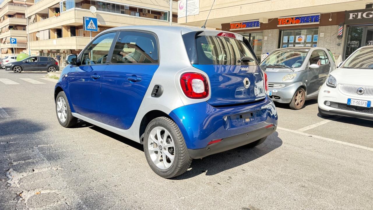 Smart ForFour 70 1.0 Passion LED PDC BLUETOOTH CERCHI 15 BRACCIOLO SEDILI RISCALDATI