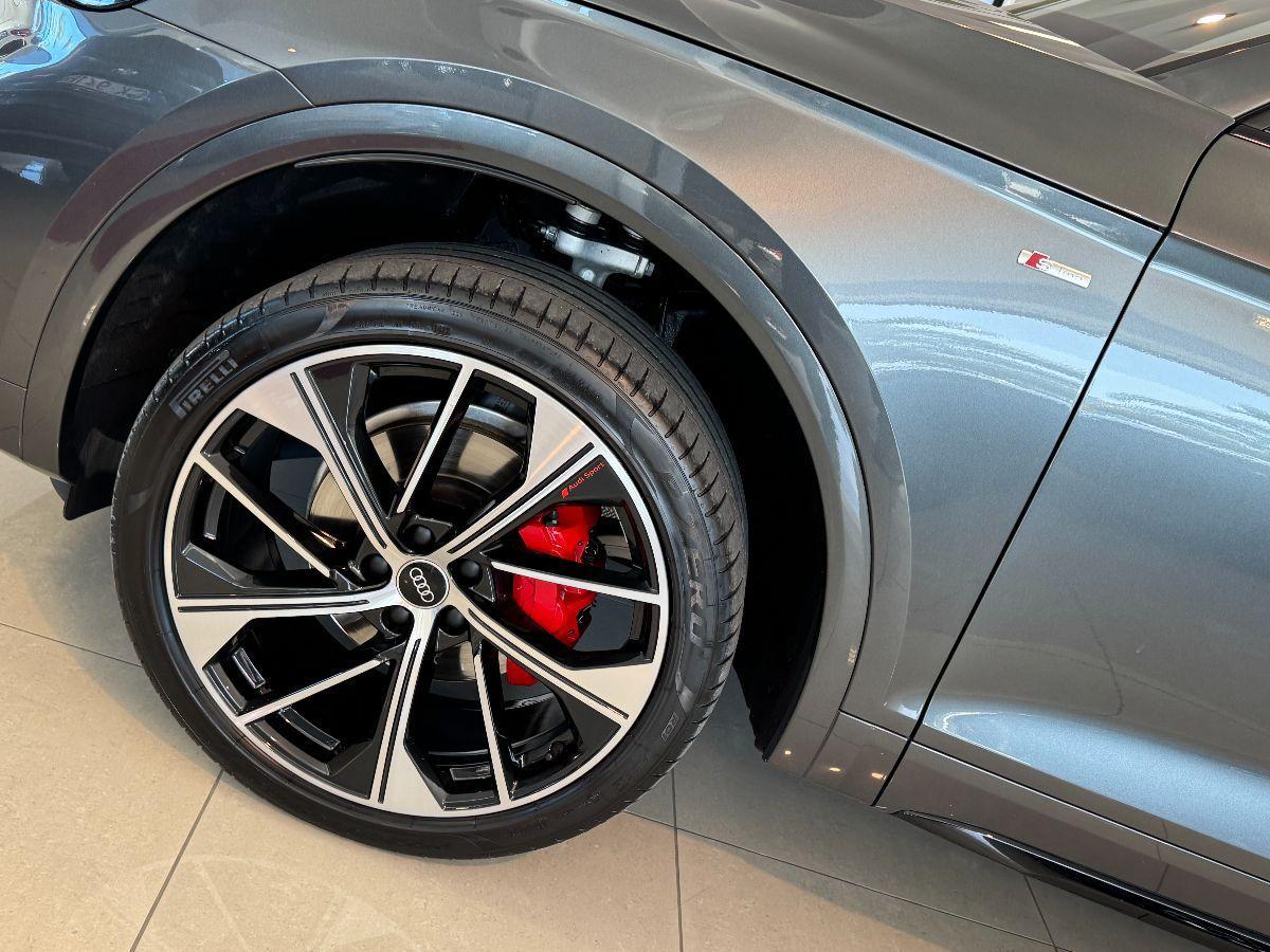 AUDI Q5 Sportback SPB 2.0 TDI quattro S-line Identity black