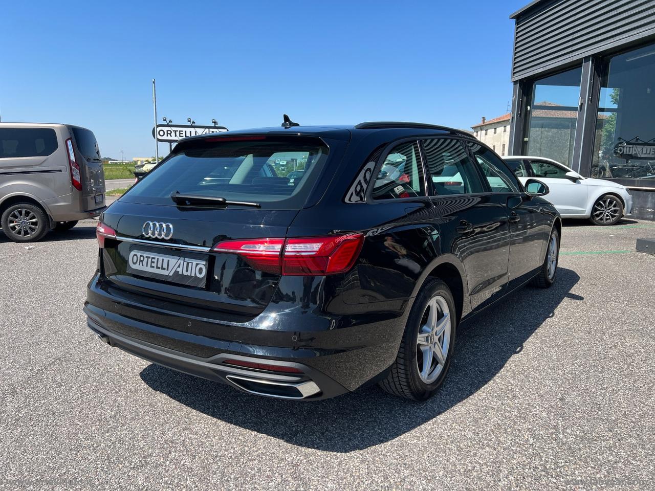AUDI A4 Avant 35 TDI/163CV MHVE S tronic Business IVA DEDUCIBILE