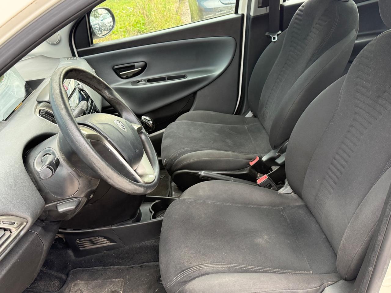 Lancia Ypsilon 1.2 69 CV 5 porte Elefantino