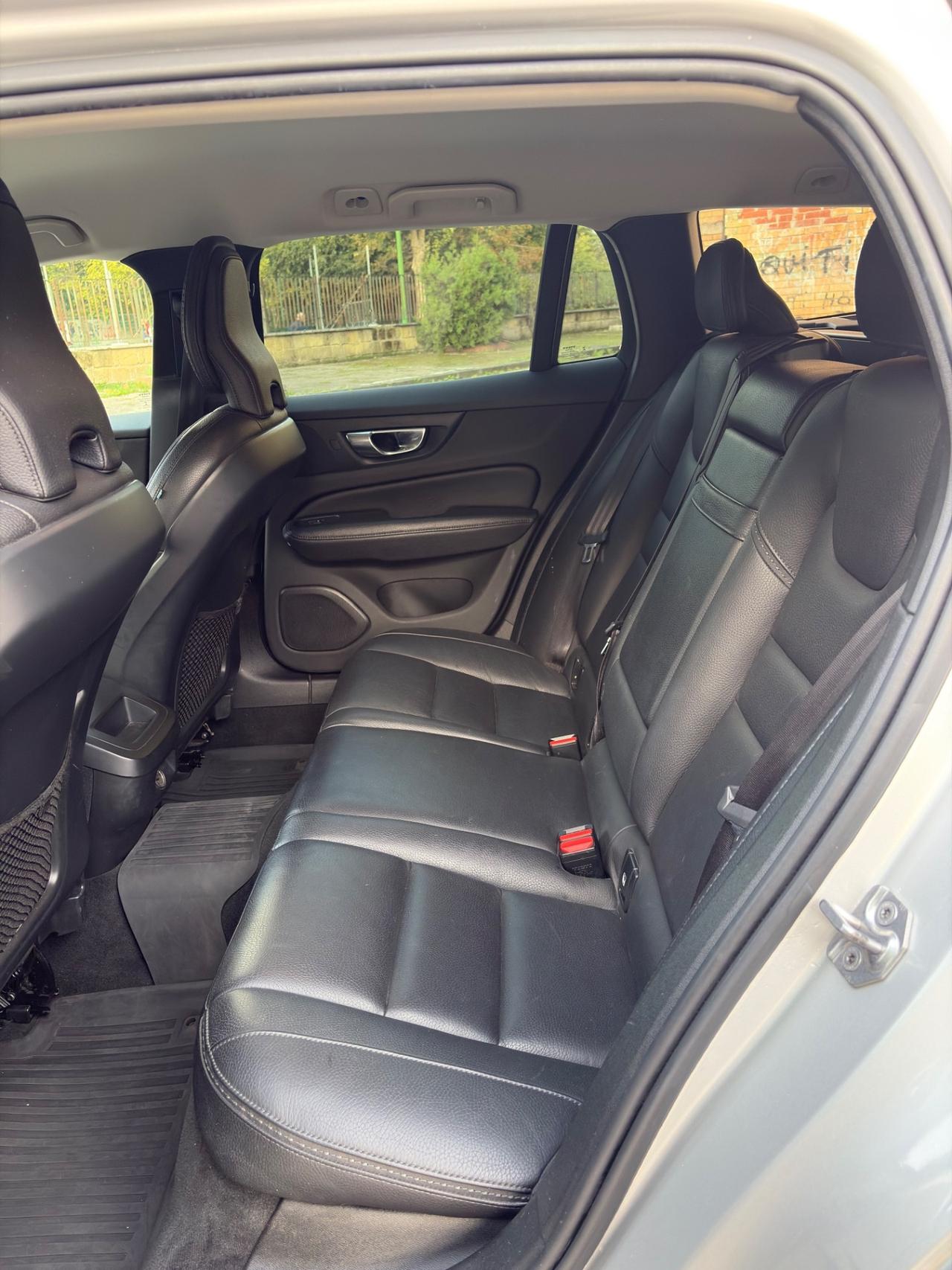 Volvo V60 Cross Country 4WD automatico