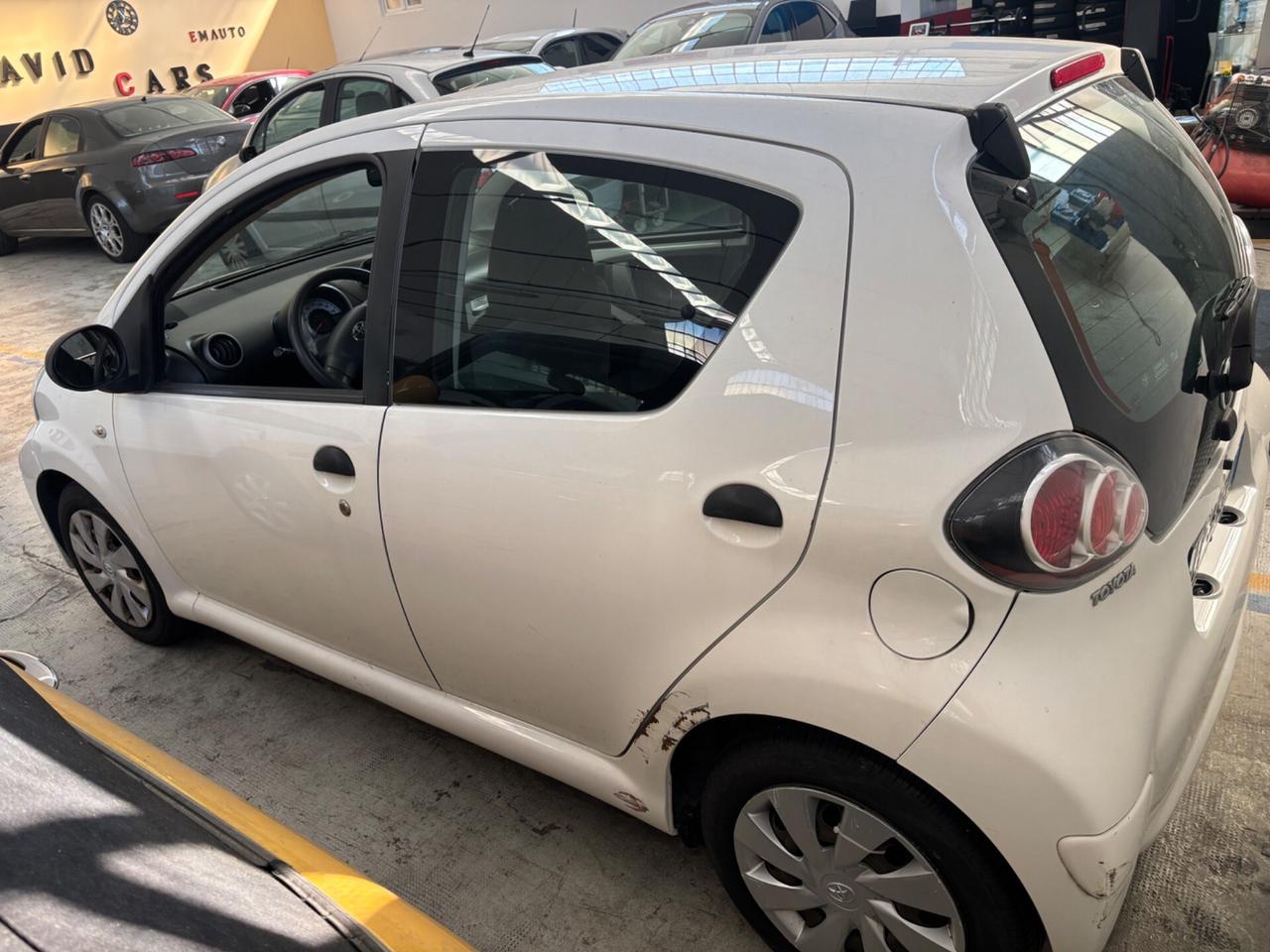 Toyota Aygo 1.0 12V VVT-i 5 porte Lounge Connect