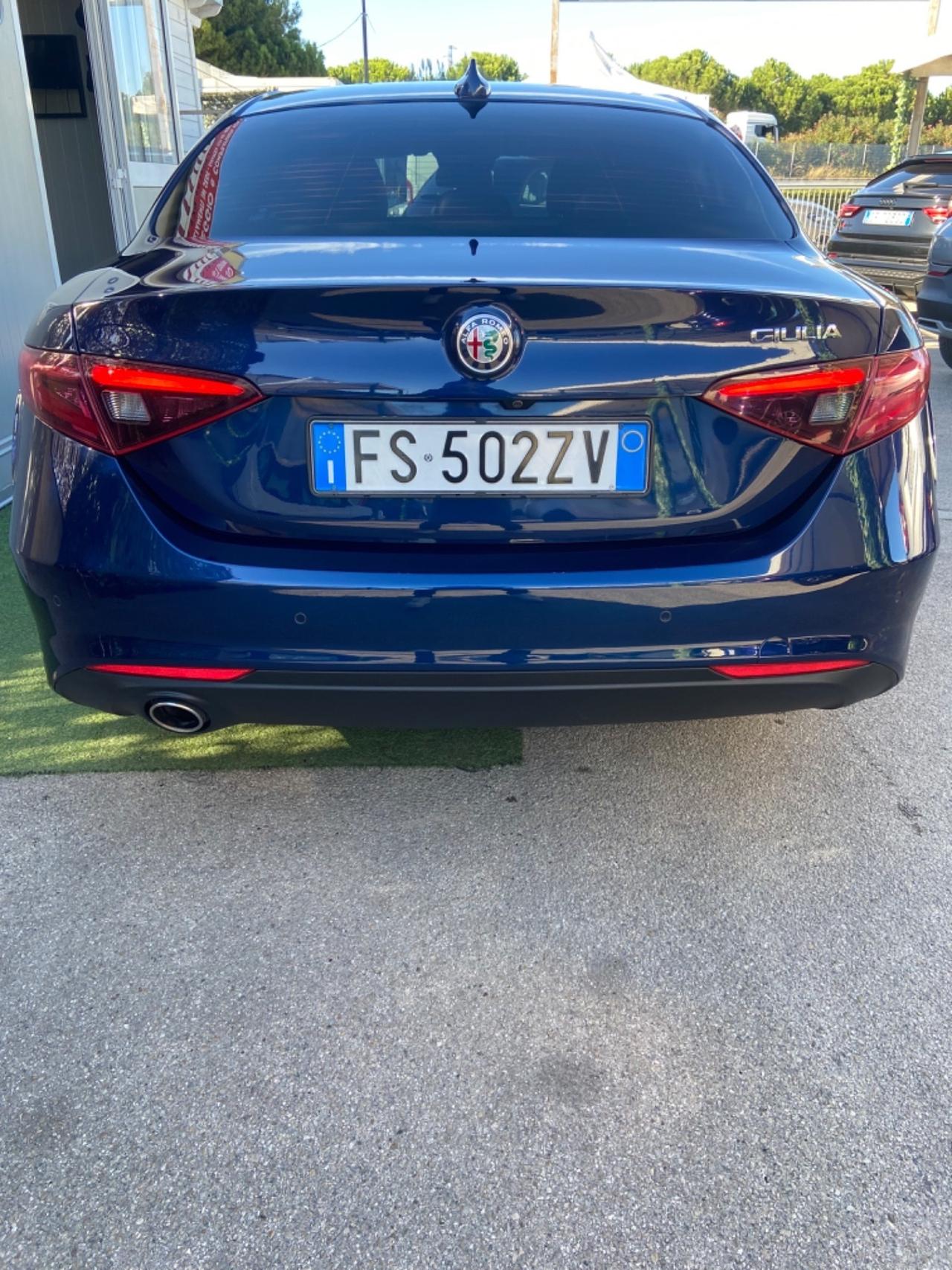 Alfa Romeo Giulia 2.2 160CV AT8 nuovissima garanzia