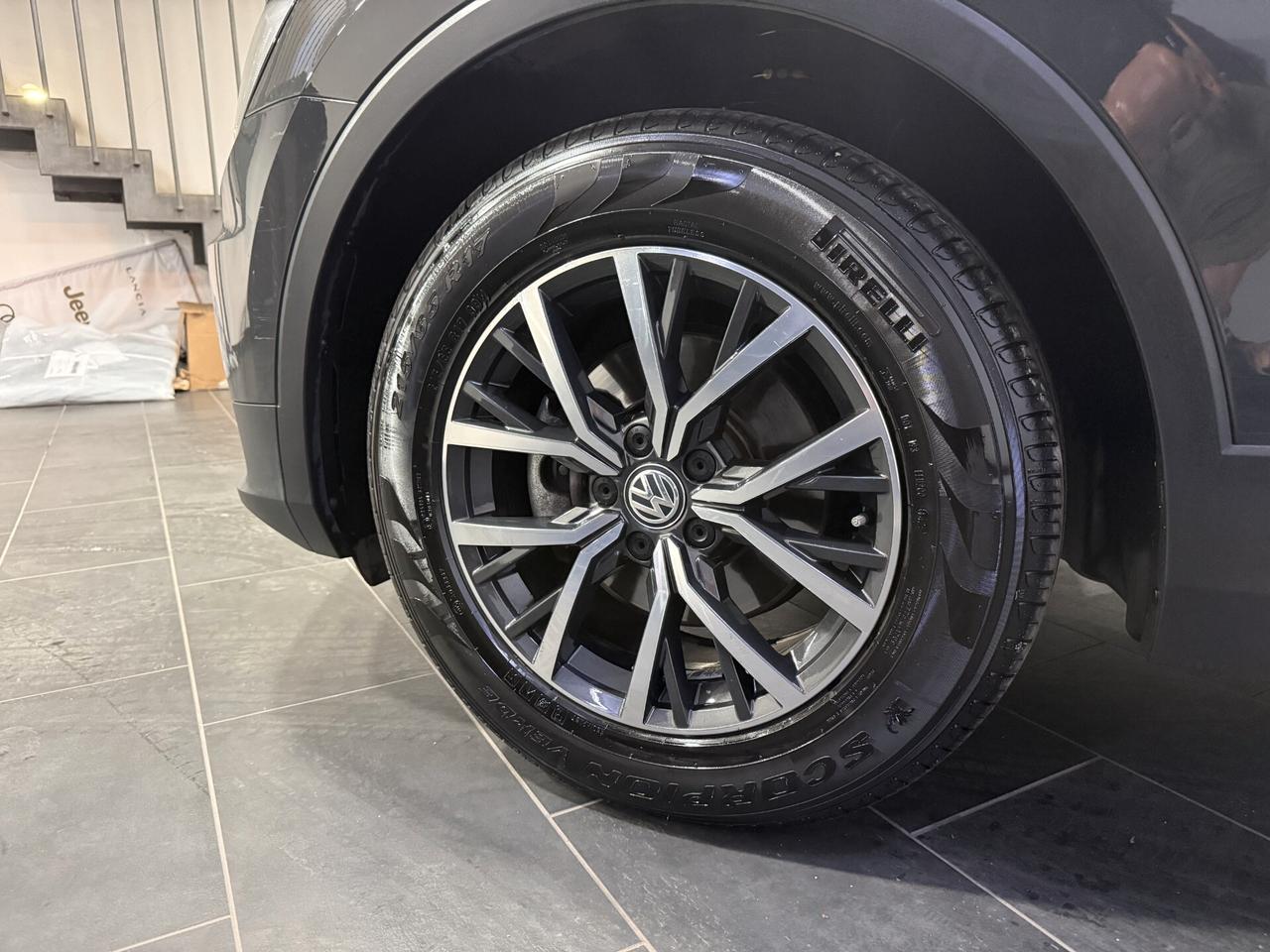 Volkswagen Tiguan 2.0 TDI SCR DSG Business BlueMotion Technology