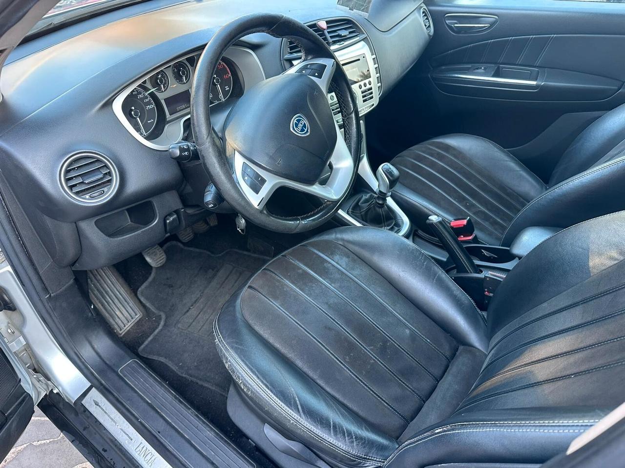 Lancia Delta 1.6 MJT DPF Gold