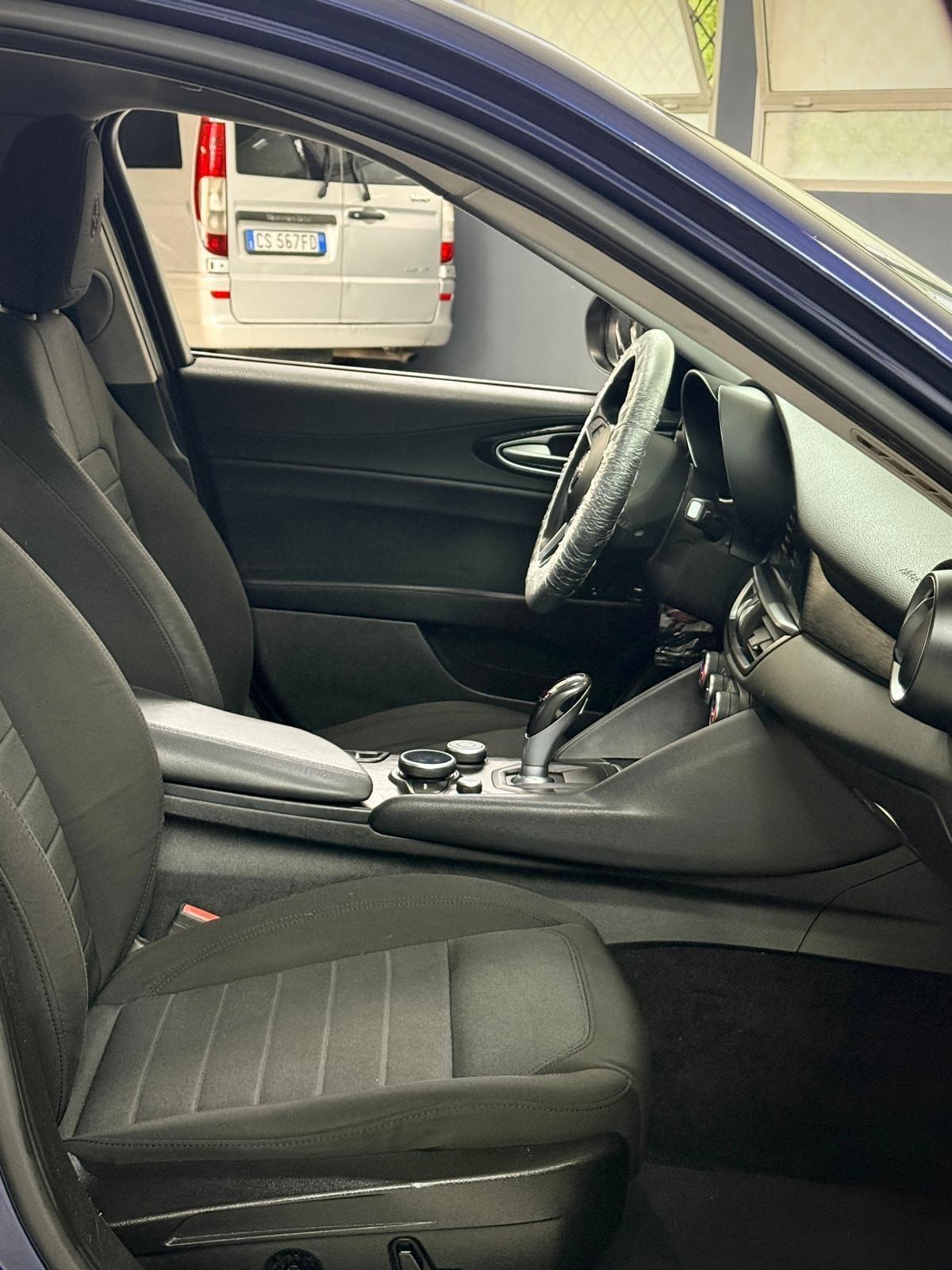 Alfa Romeo Giulia 2.2 Turbodiesel 150 CV AT8