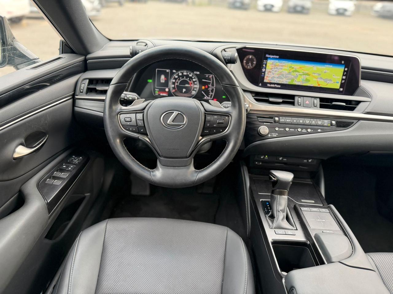 Lexus ES Hybrid Luxury