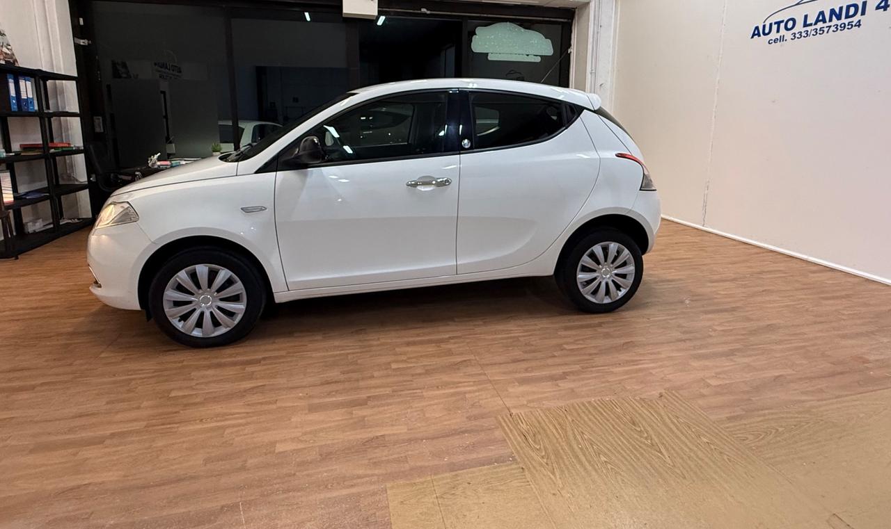 Lancia Ypsilon 0.9 TwinAir 85 CV 5 porte Metano Ecochic Gold
