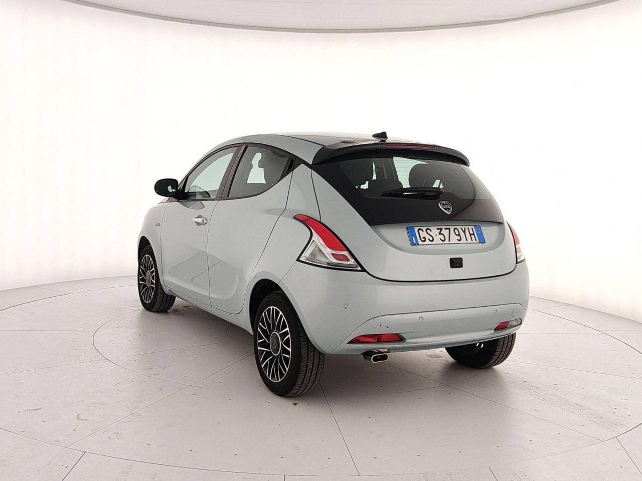 Lancia Ypsilon 1.0 FireFly 5 porte S&S Hybrid Platino