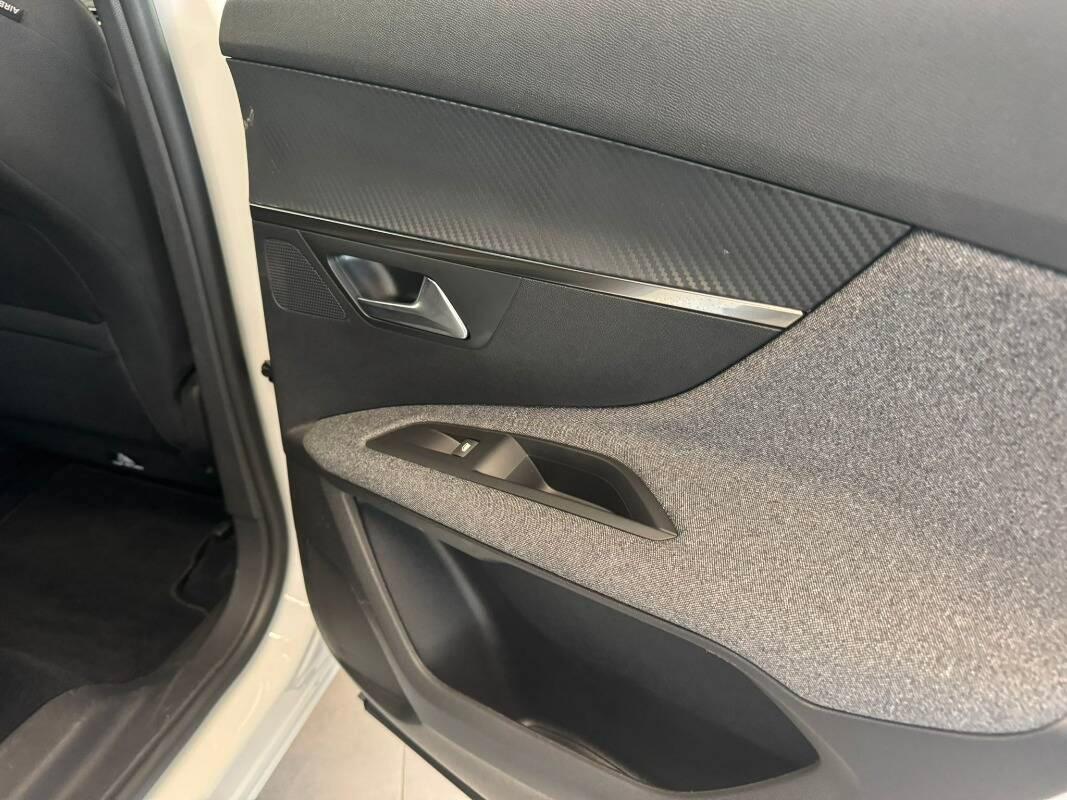 Peugeot 3008 II 1.5 bluehdi Active Pack s&s 130cv eat8