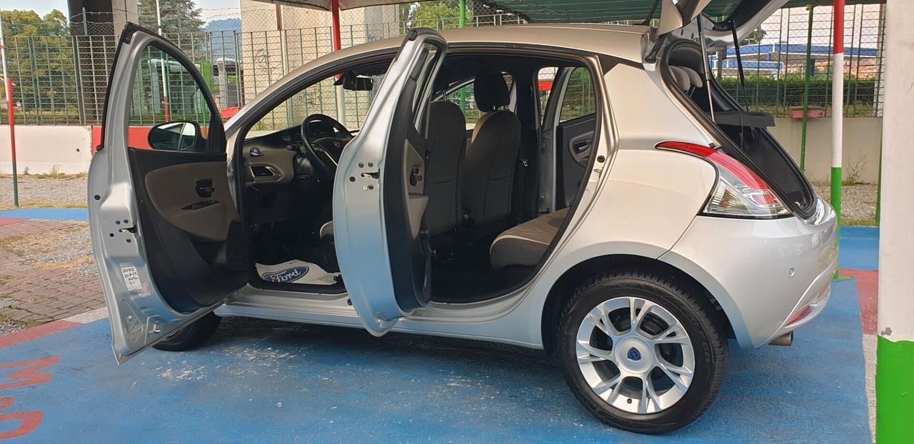 LANCIA YPSILON 1.2 BENZINA G.P.L DI CASA 76MILA KM EURO 6