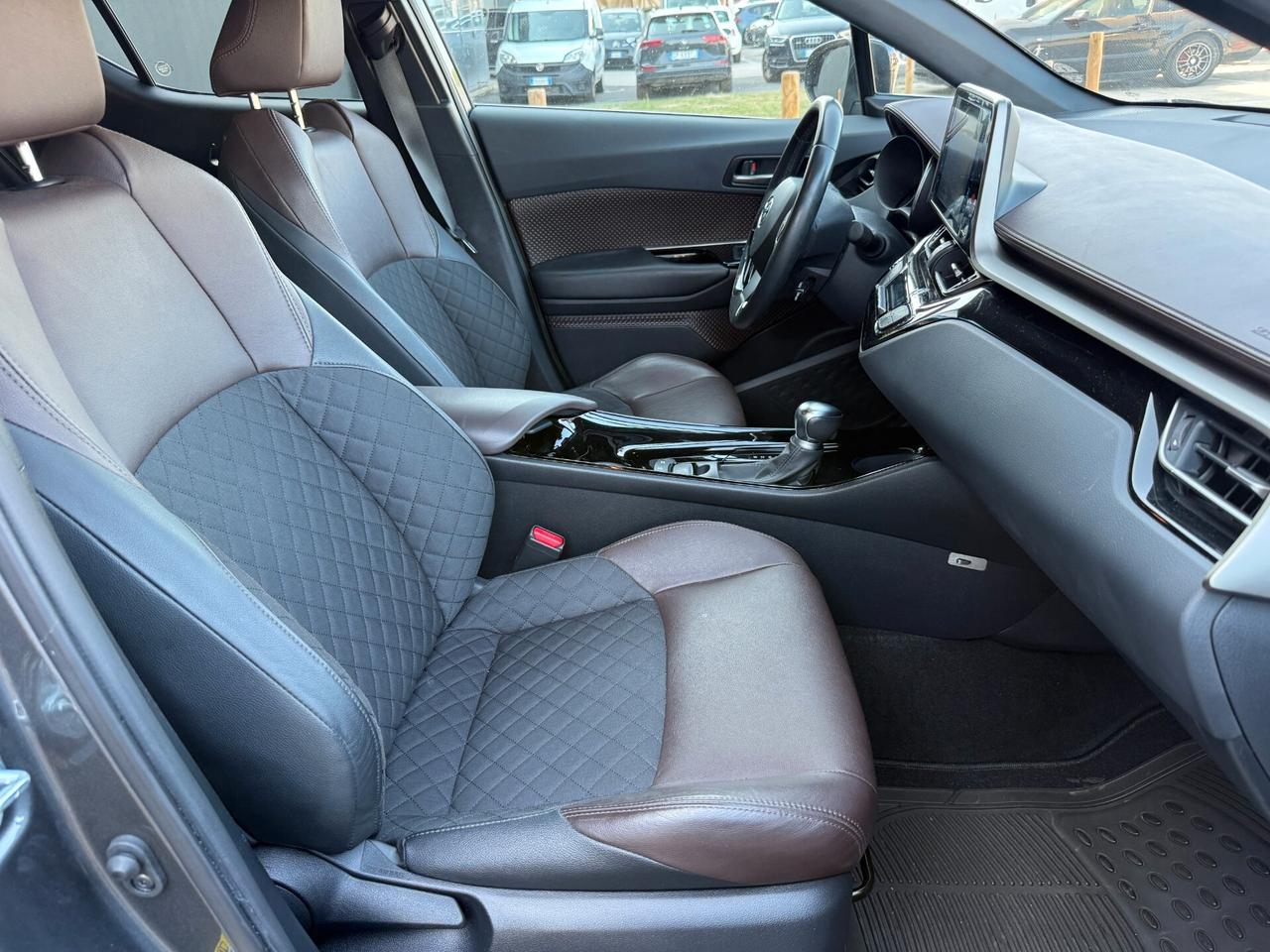 Toyota C-HR 1.8 Hybrid E-CVT Lounge