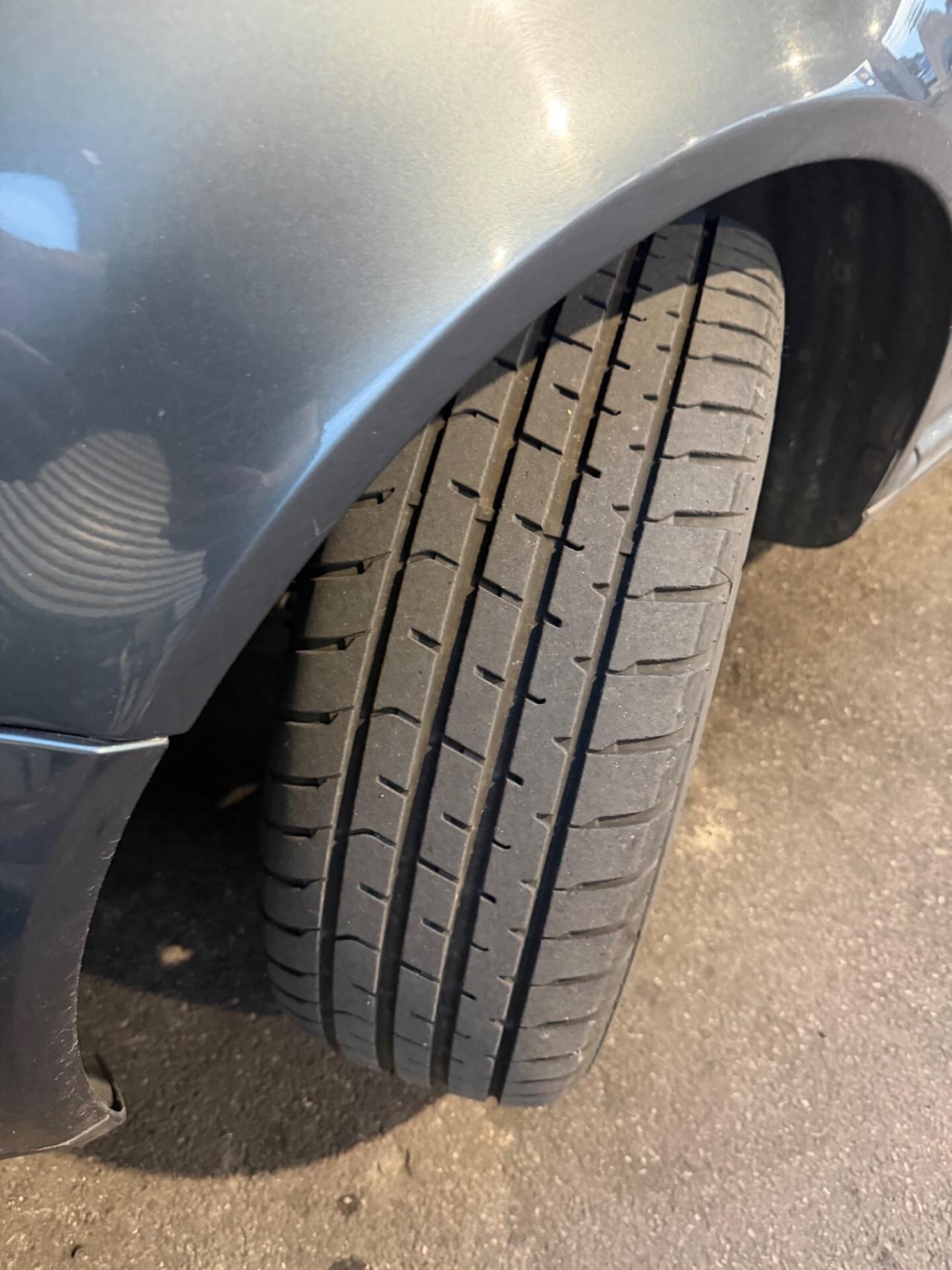 Volkswagen Golf 1.6 16V cat 5 porte Highline