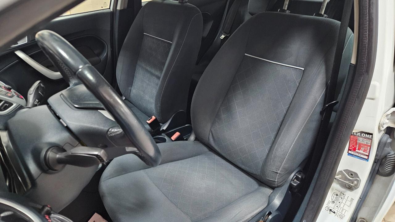 Ford Fiesta 1.4 TDCi 70CV 3 porte Titanium