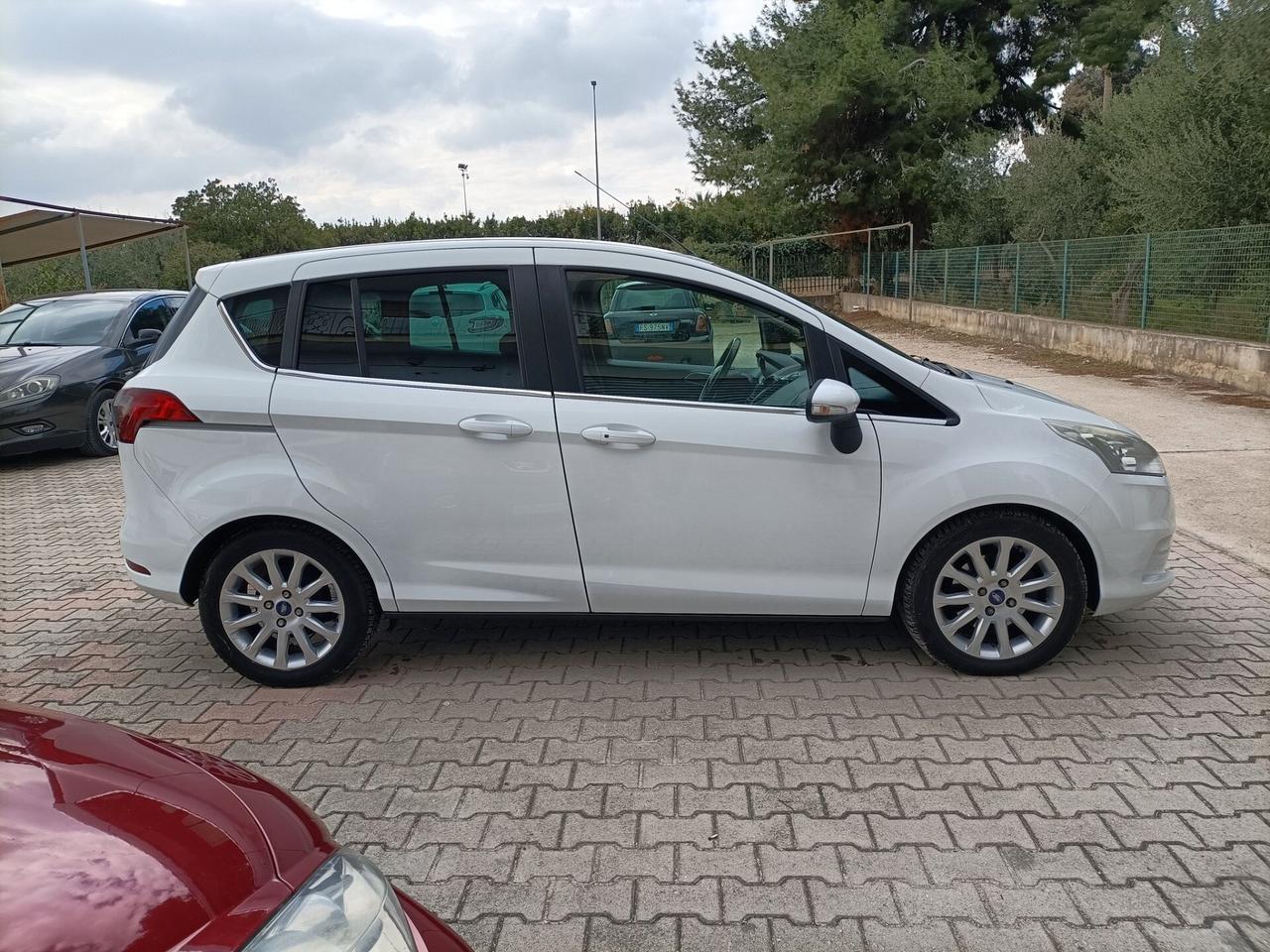 Ford B-Max 1.4 90 CV GPL Business Titanium