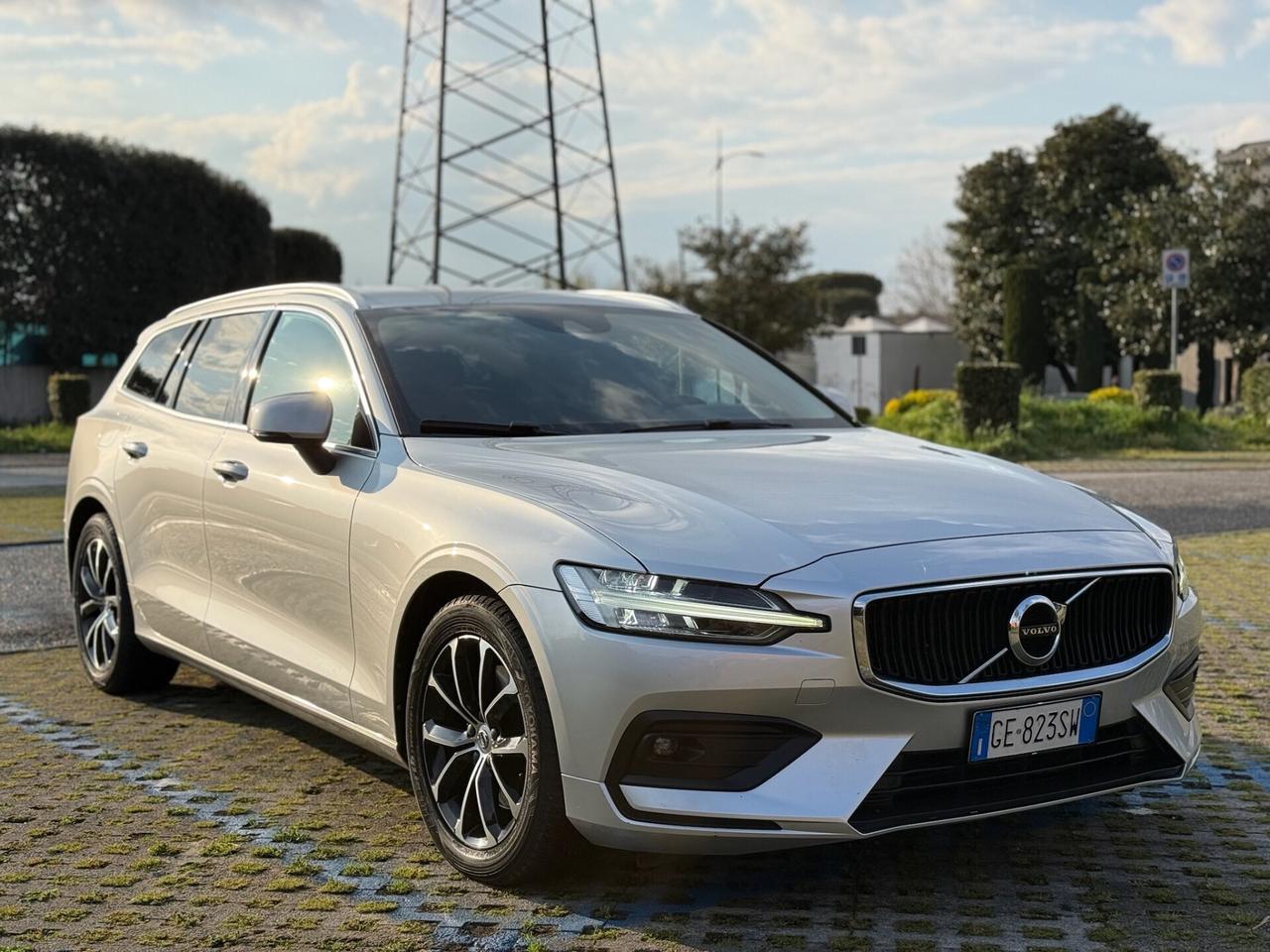 VOLVO V60 2021 B4 Geartronic R-Design