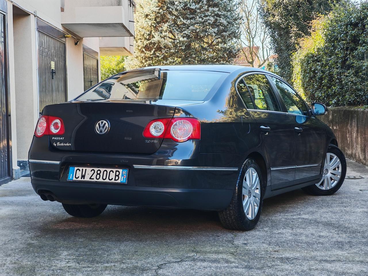 Volkswagen Passat 2.0 BENZINA 150cv / SERVICE / Unipro