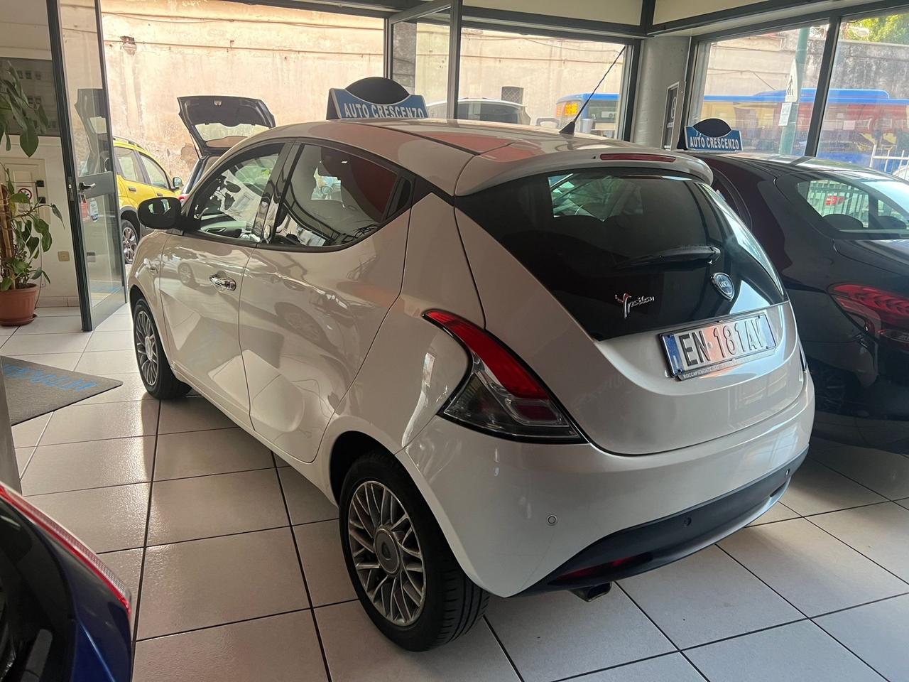 Lancia Ypsilon 1.2 69 CV 5 porte GPL Ecochic Silver