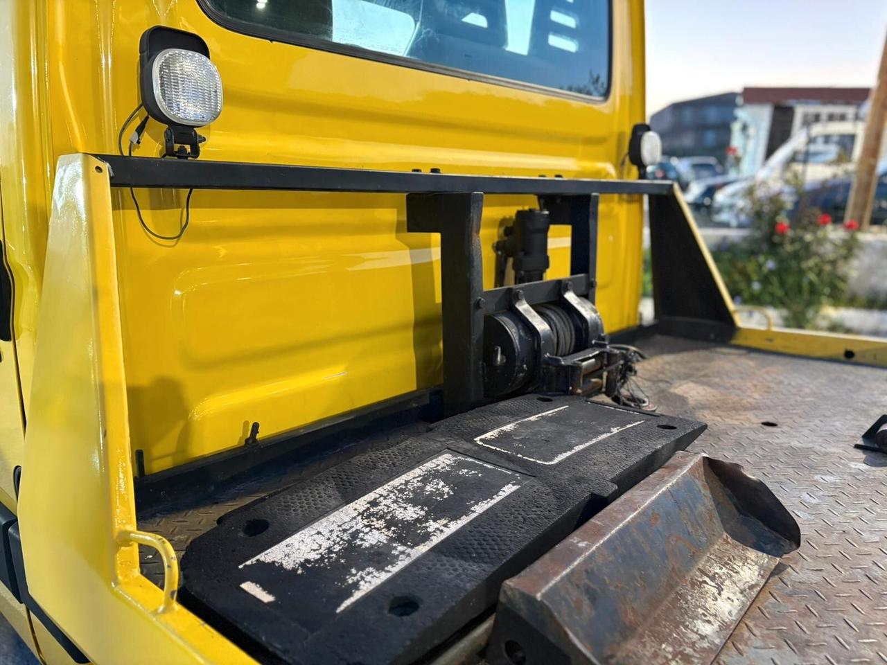 IVECO DAILY CARROATTREZZI 35 C13 ( PATENTE B)