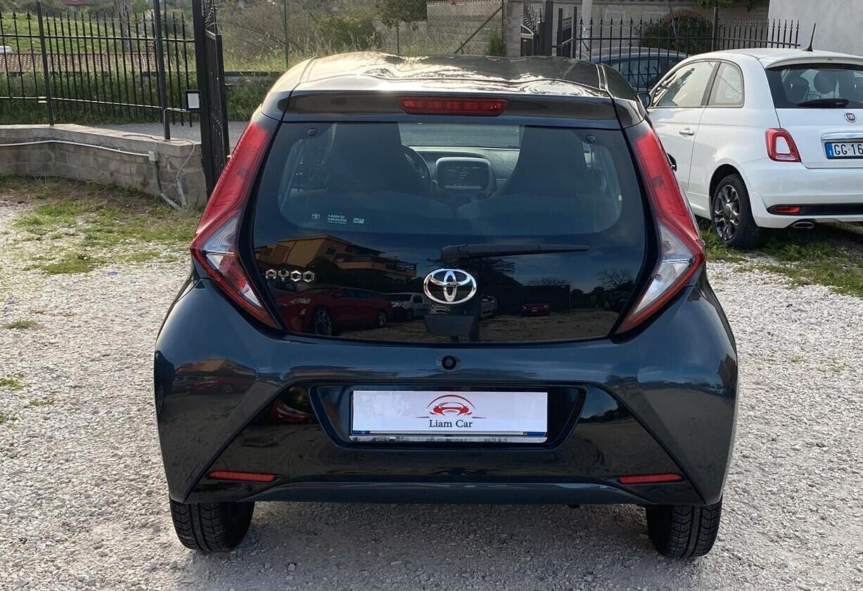 Toyota Aygo 1.0 VVT-i 69 CV 5 porte x-business