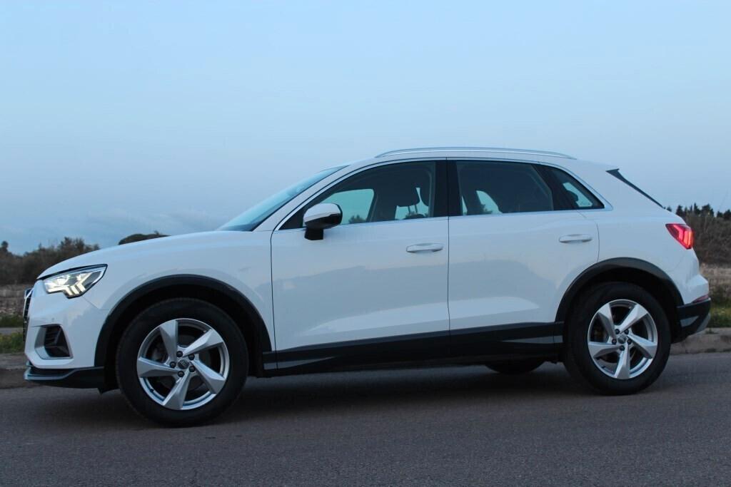 AUDI Q3 2.0 TDI aut. Advanced *Matrix