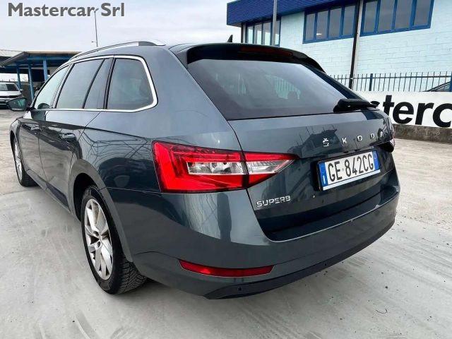 SKODA Superb Superb Wagon 2.0 tdi Executive 150cv dsg GE842CG