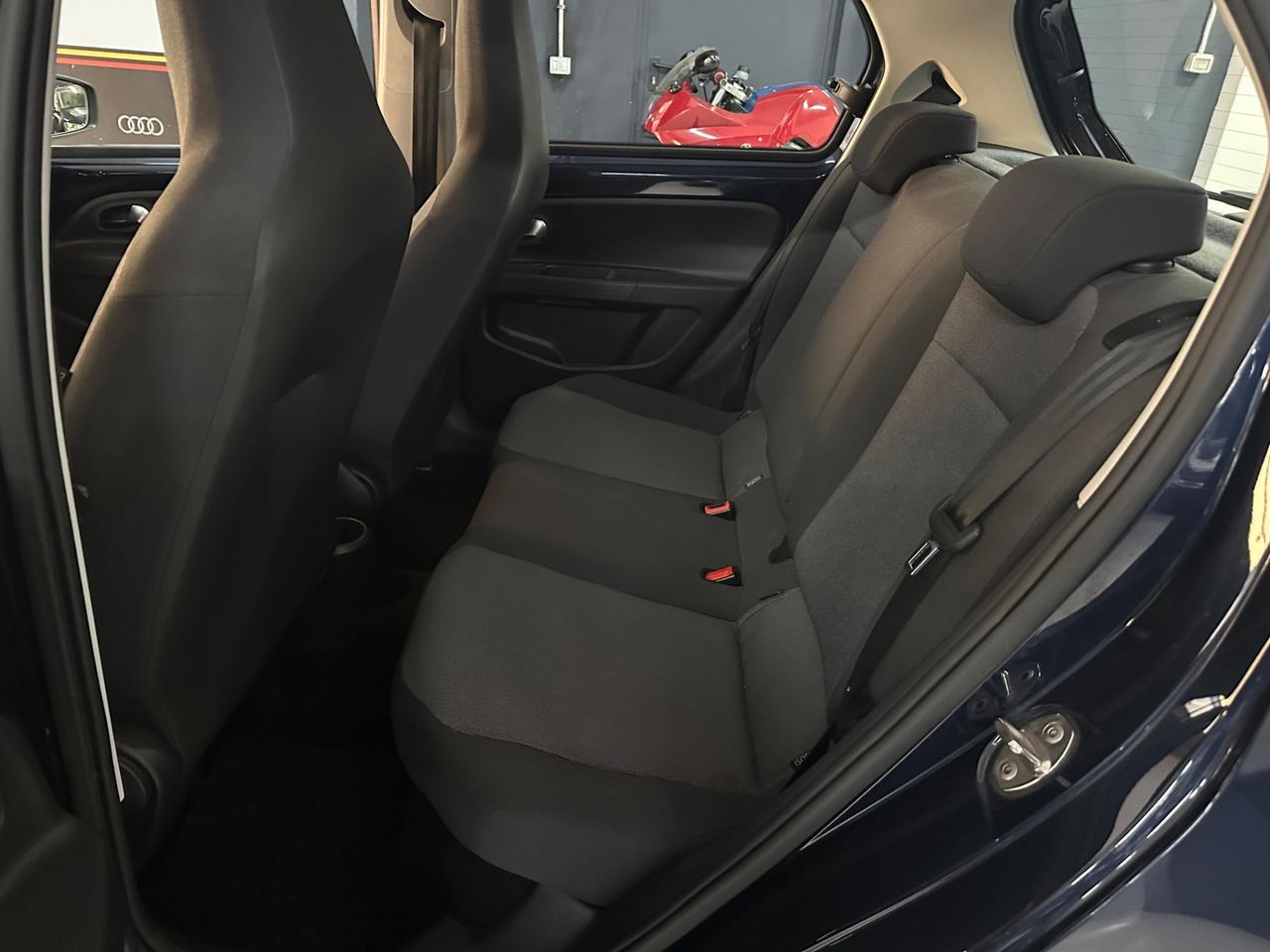 Volkswagen up! 1.0 5p. move