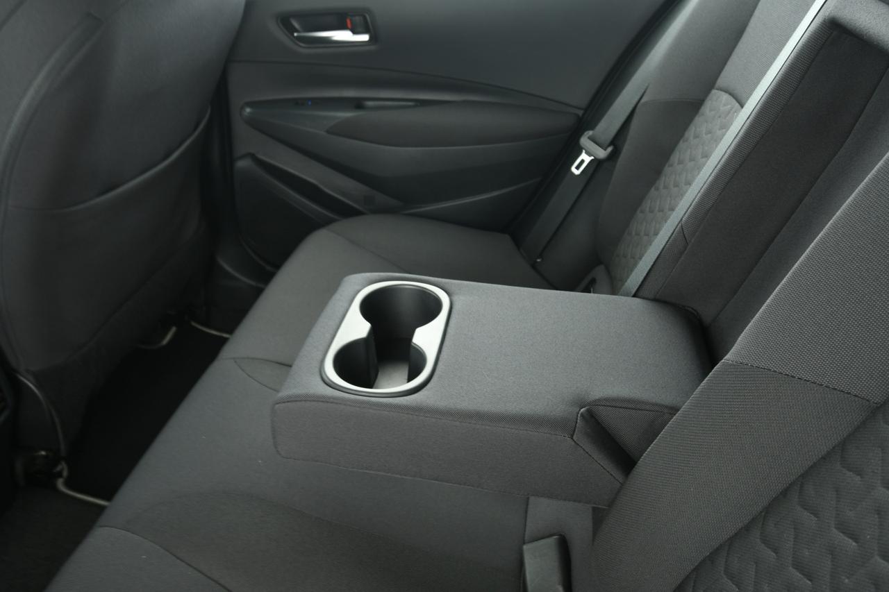 TOYOTA Corolla Touring Sports 1.8h Business cvt CAMERA+ACC+APP CONNECT