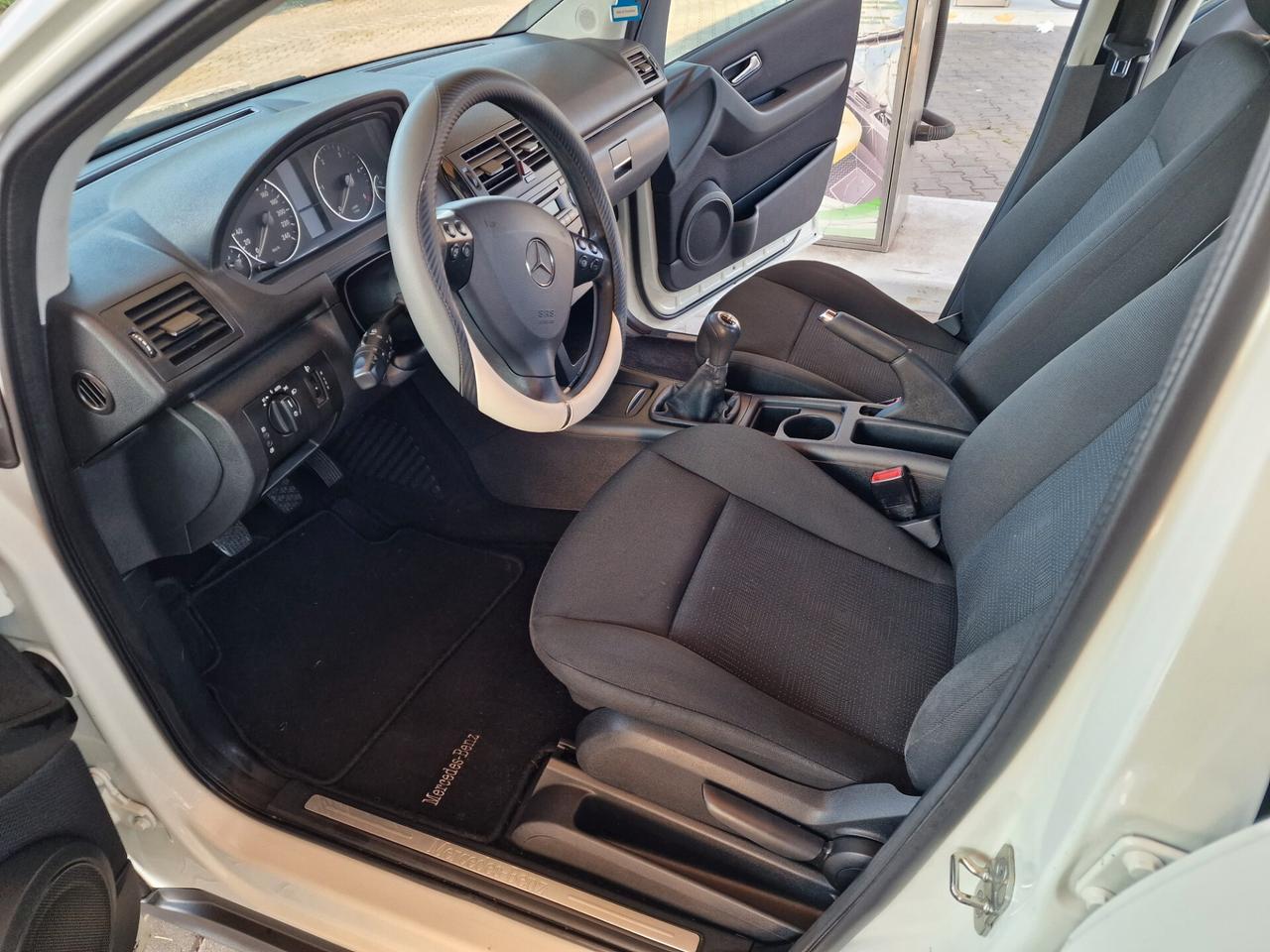 Mercedes-benz A 160 A 160 CDI BlueEFFICIENCY Premium