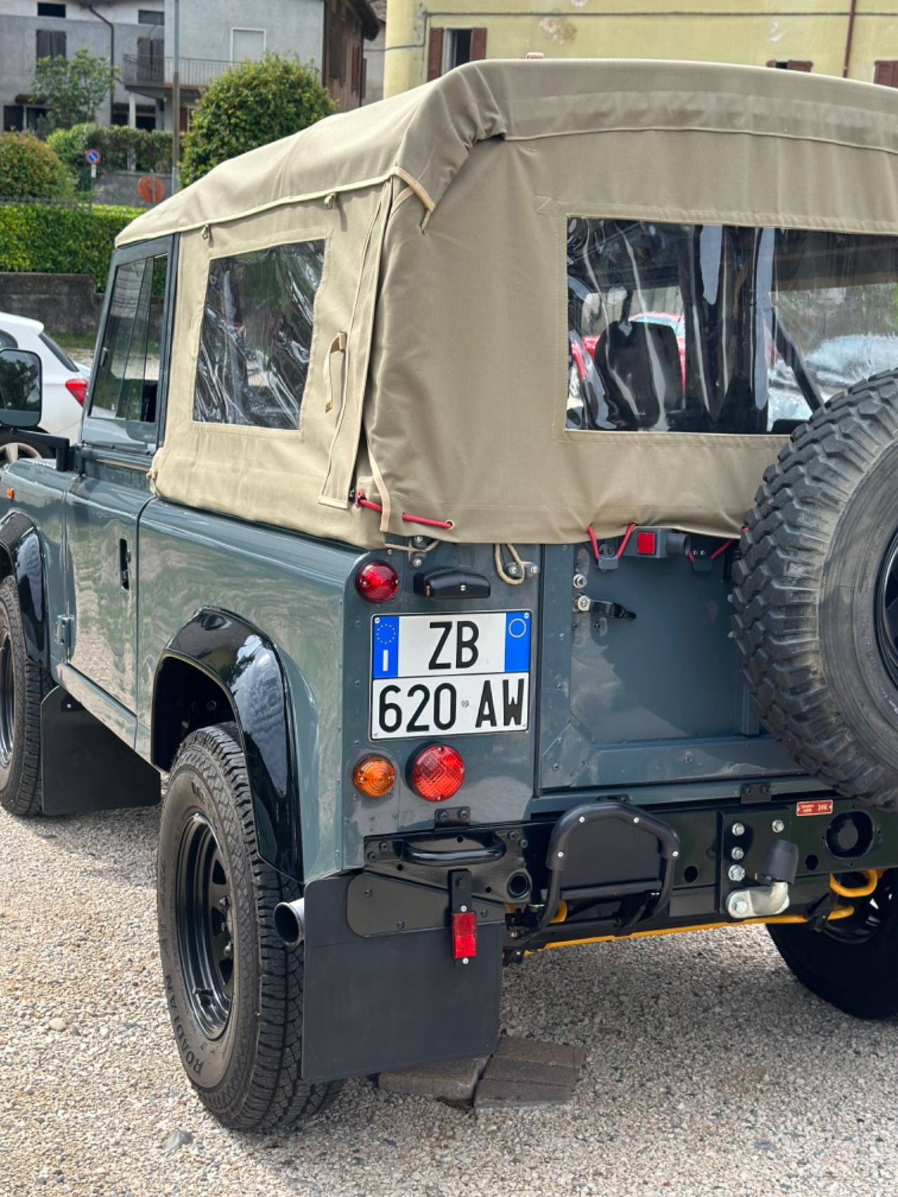 Land Rover DEFENDER 90 2.5 TD300 EX UN SOFT-TOP
