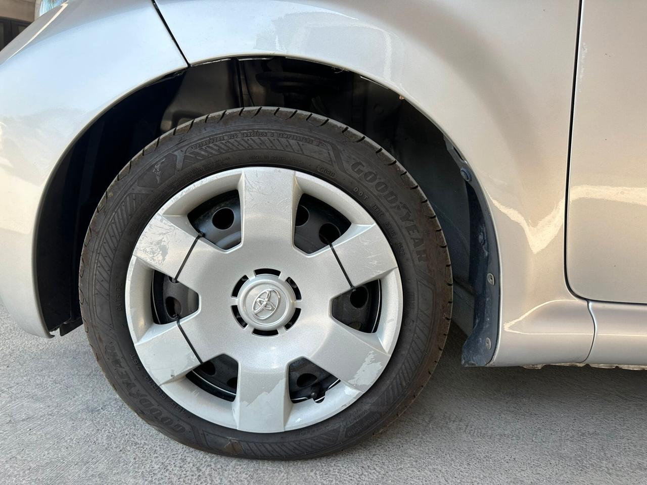 Toyota Aygo 1.0 12V VVT-i 5 porte Sol