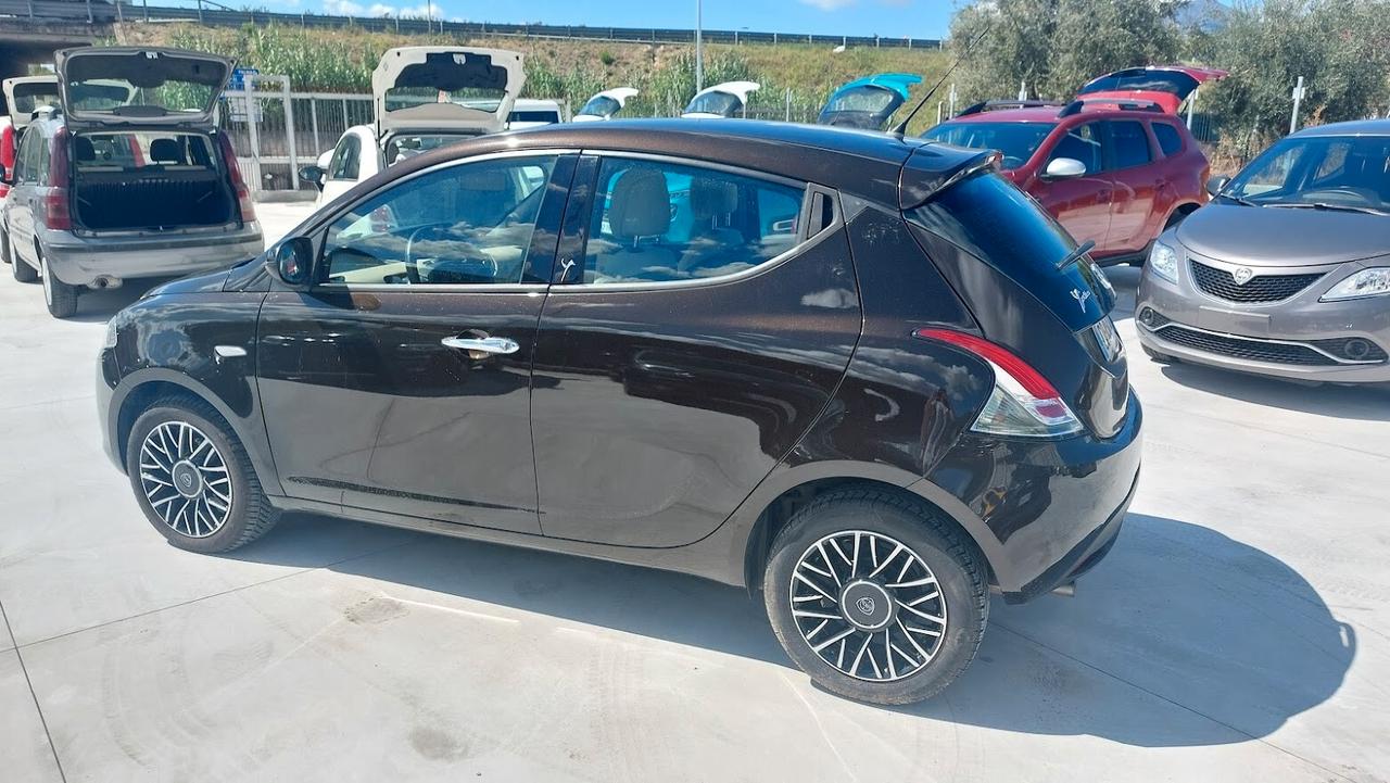 Lancia Ypsilon 1.2 69 CV 5 porte 2013