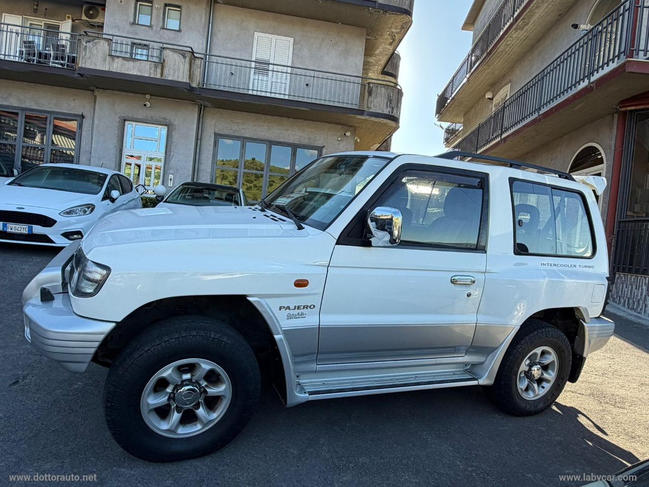 MITSUBISHI Pajero 2.5 TDI MT SS GLS Target