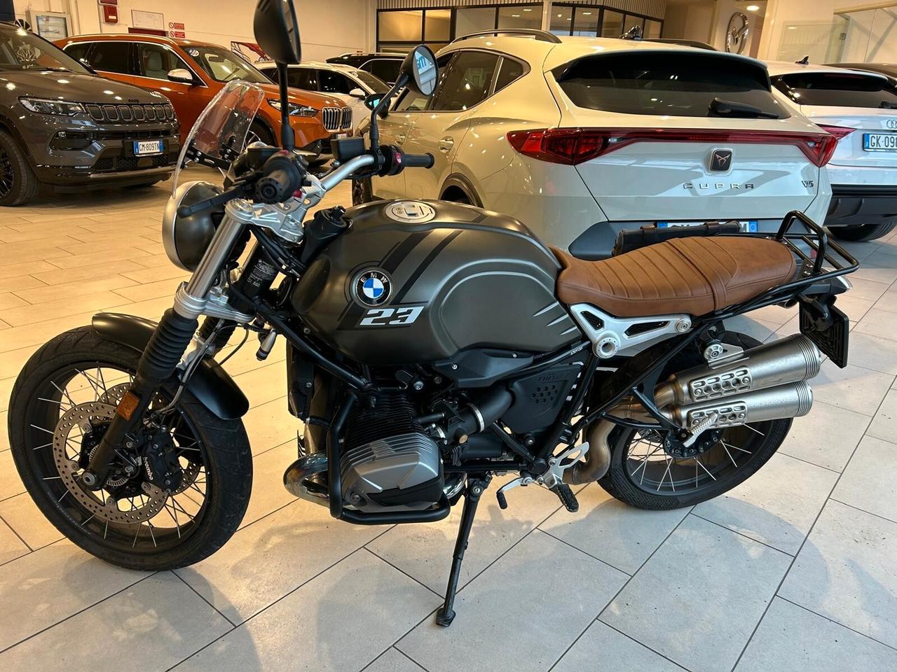 Bmw R nineT SCRAMBLER ABS AKRAPOVIC